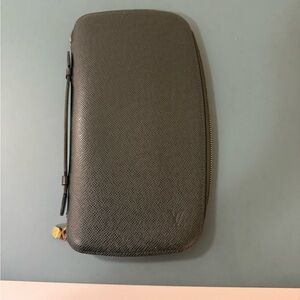 Louis Vuitton taiga organizer travel long wallet